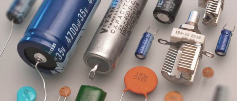 Як перевірити конденсатор безпечно та ефективно