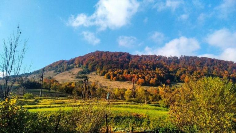 Ужоцький перевал: серце Карпат, де гори шепочуть історії