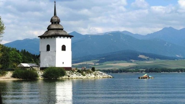 Ліптовський Мікулаш - де Татри зустрічають сторіччя традицій