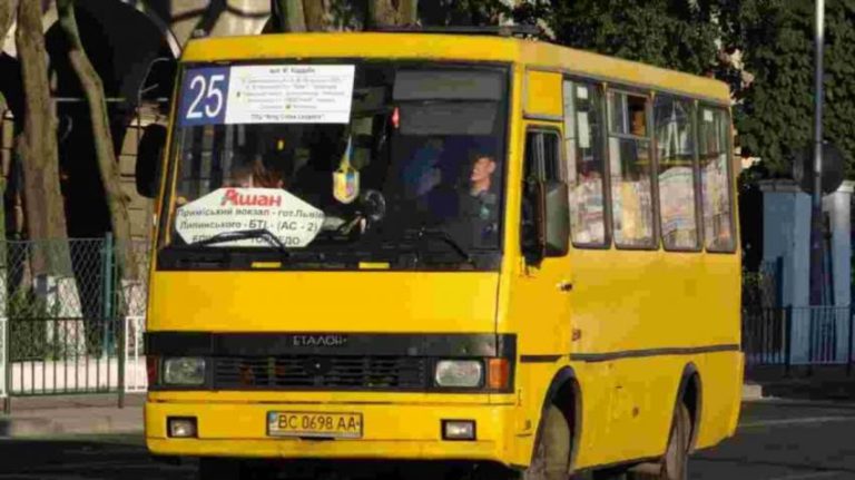 Автобус 25 у Києві - від кінцевої до кінцевої без зайвих зупинок