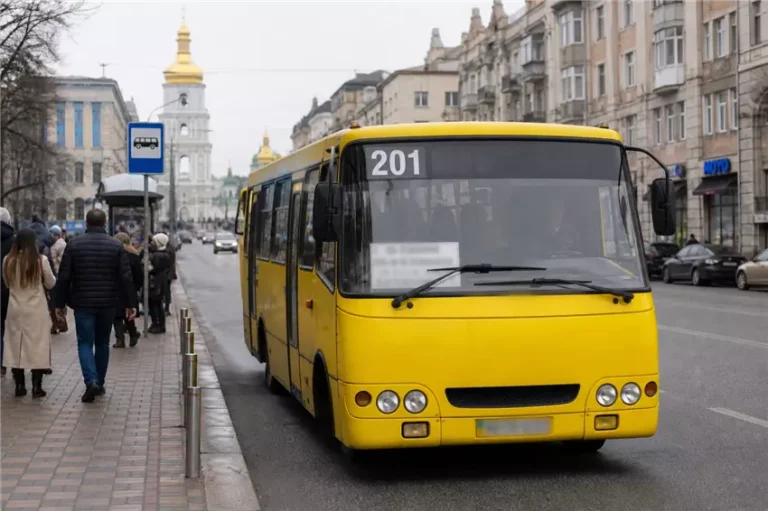 Як їздить маршрутка 201 Київ у 2026 році та що варто знати перед поїздкою