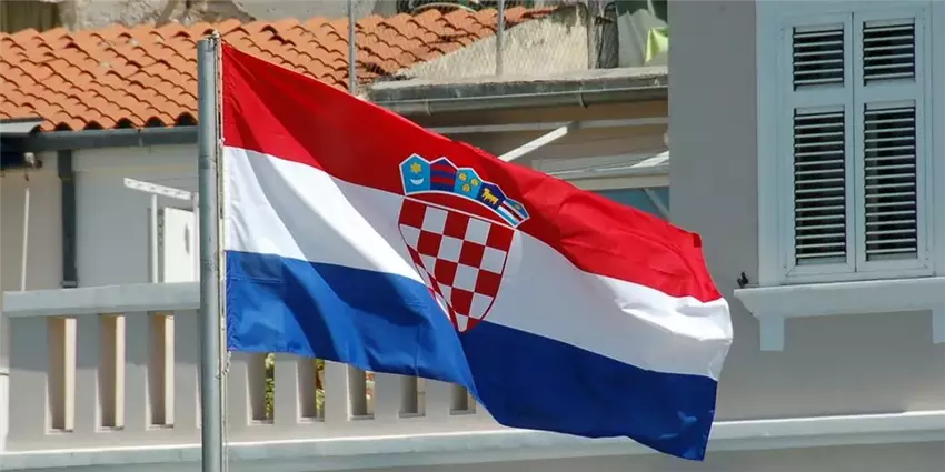 Хорватський прапор крізь століття та його символічне навантаження