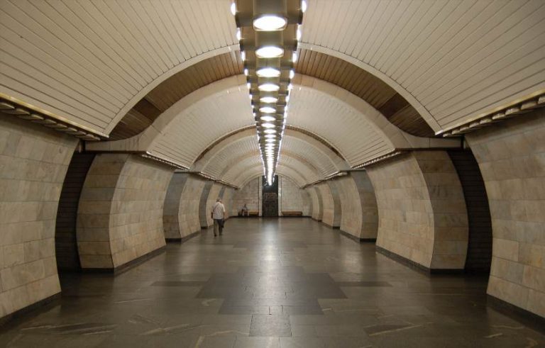 Печерська станція метро історія архітектура та цікаві деталі