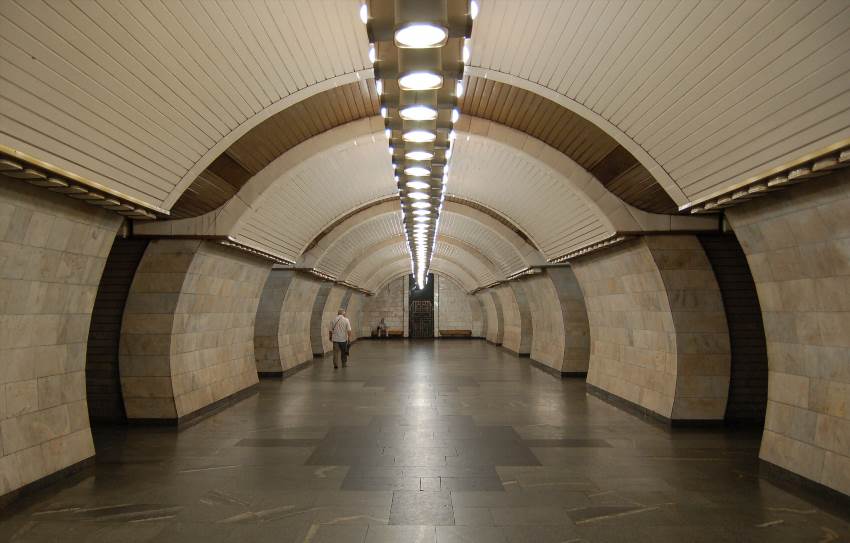 Печерська станція метро історія архітектура та цікаві деталі