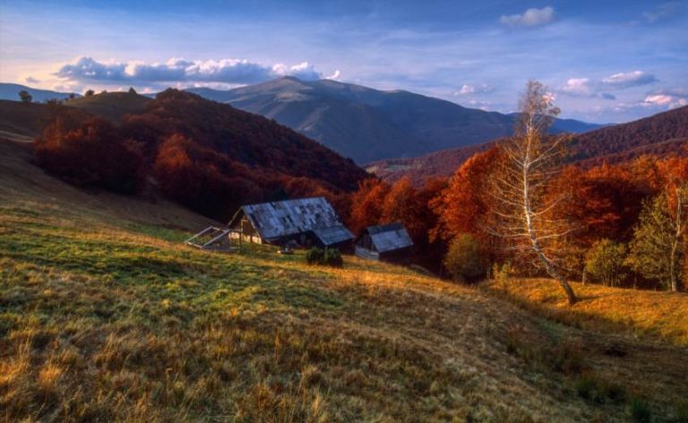 Веснарка - полонина з панорамами та історією на Чорногорі