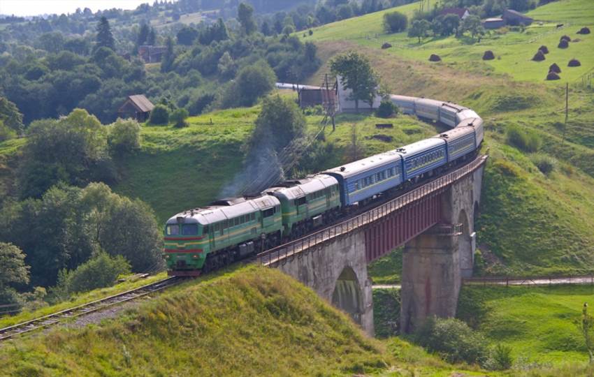 Як дістатися потягом з Києва до Рахова без зайвого клопоту