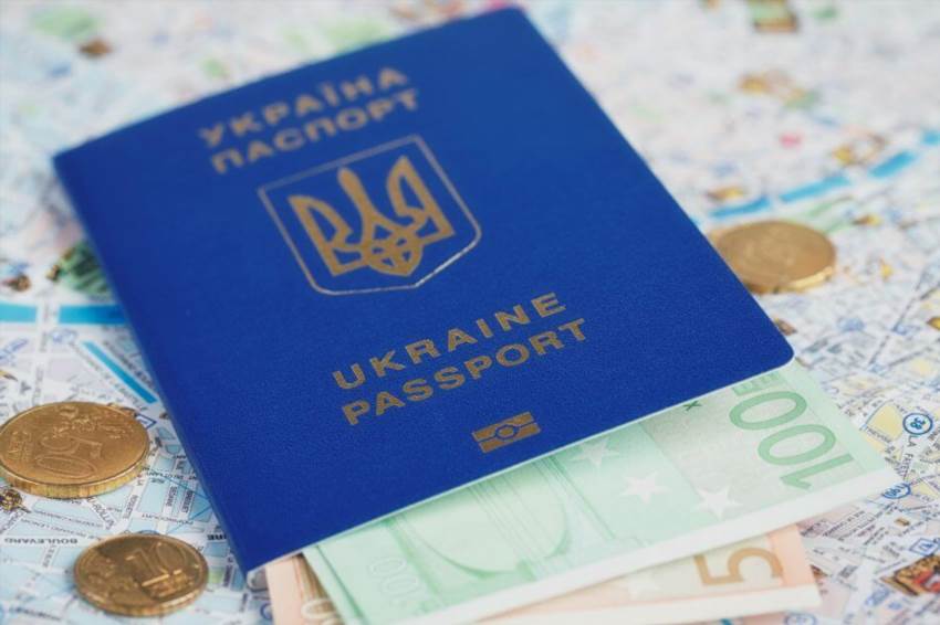 Скільки доведеться віддати за біометричний паспорт