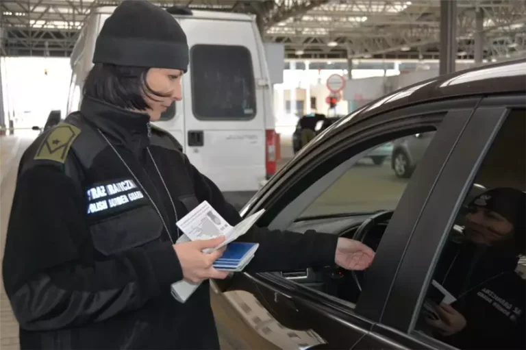 Чи можна виїжджати з Польщі, якщо є PESEL